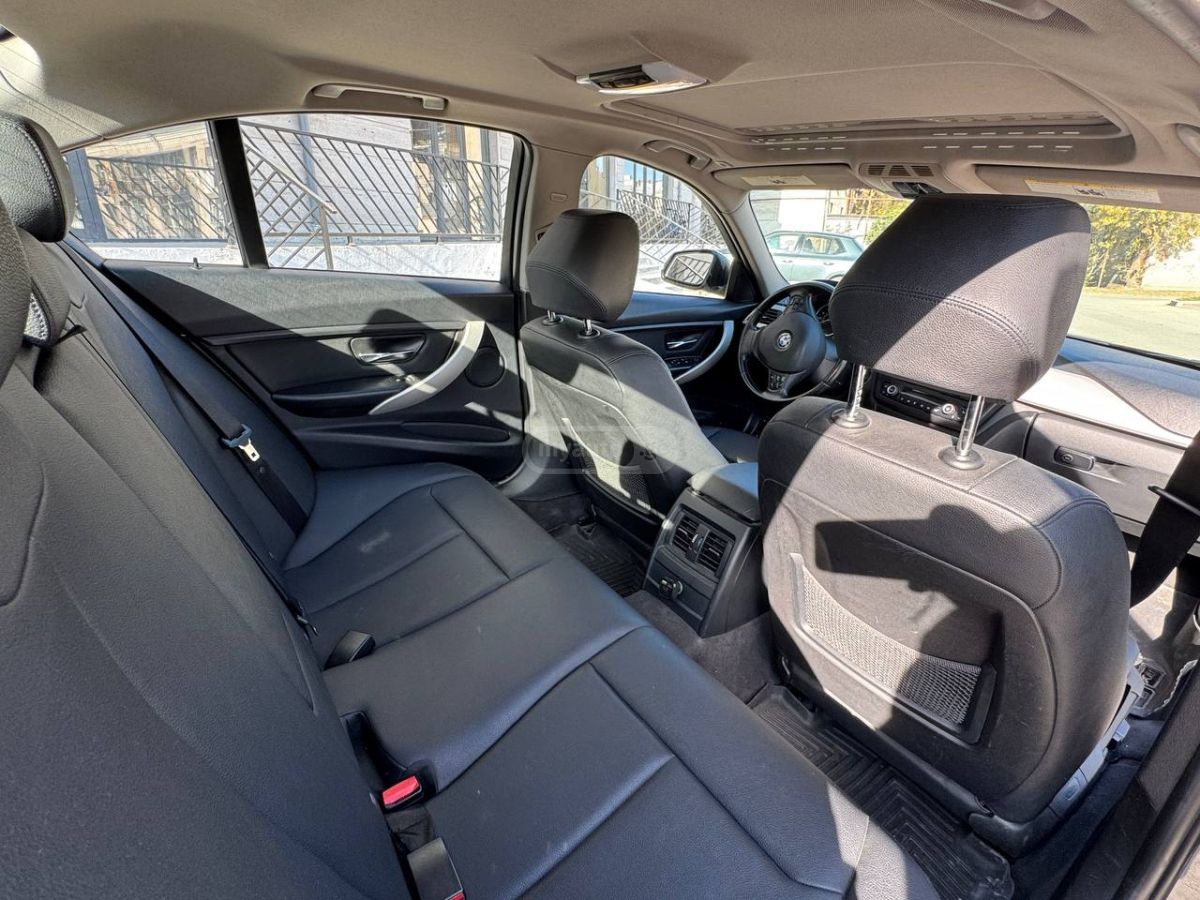 BMW 320 2013 — photo 2