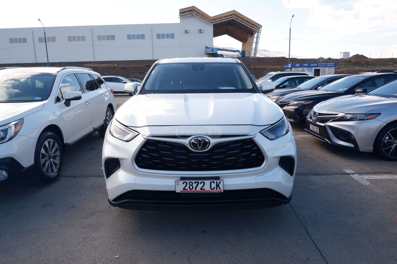 Toyota Highlander 2023 — photo 2
