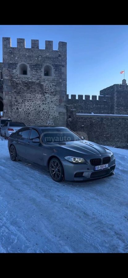 BMW 335 2011 — photo 2