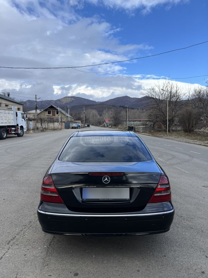 Mercedes-Benz E 270 2002 — photo 2
