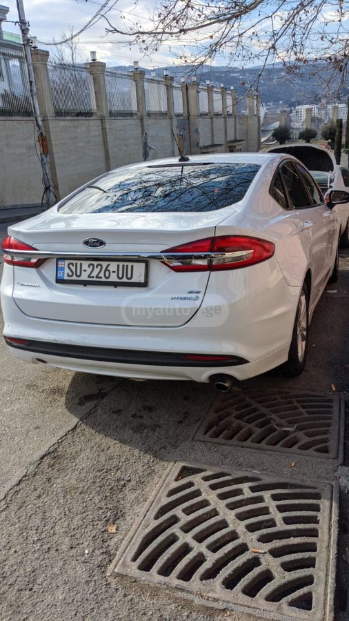 Ford Fusion 2018 — photo 2