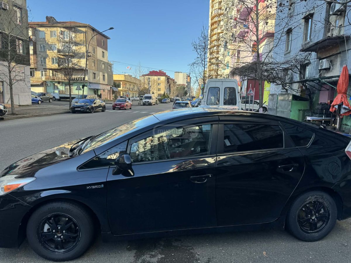 Toyota Prius 2012 — photo 2
