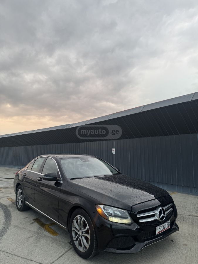 Mercedes-Benz C 300 2016 — photo 2