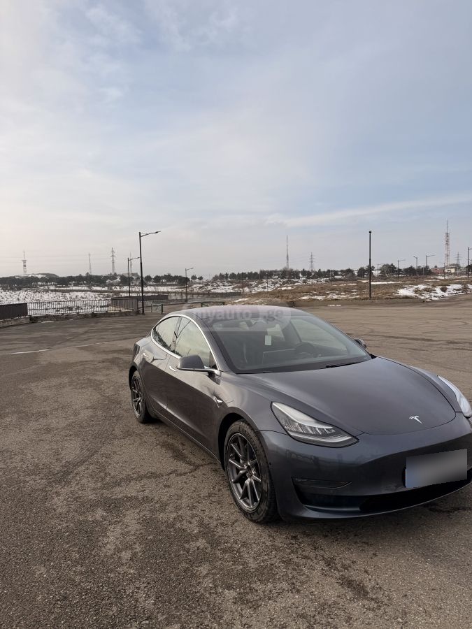 Tesla Model 3 2018 — photo 2