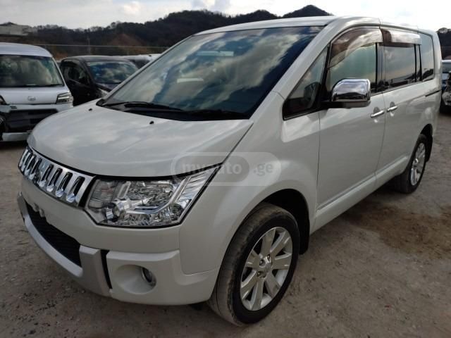 Mitsubishi Delica 2017 — photo 2