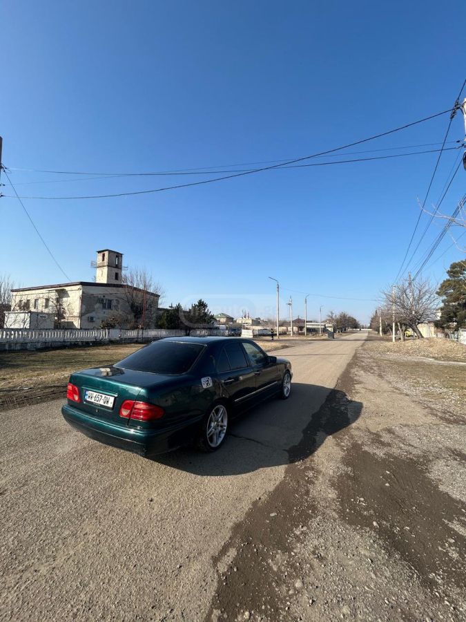 Mercedes-Benz E 280 1998 — photo 2