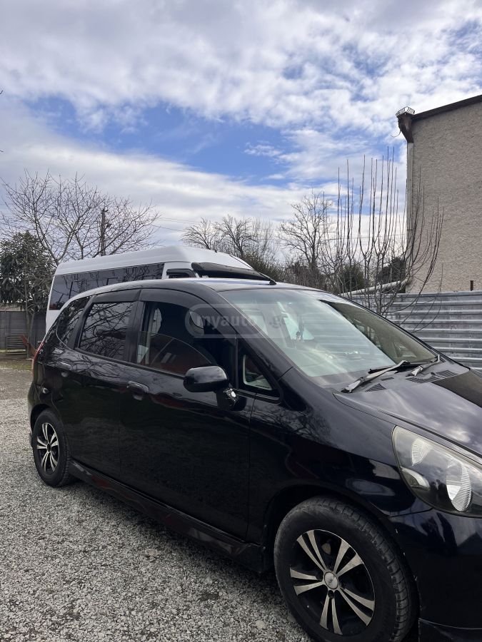 Honda Fit 2001 — photo 2
