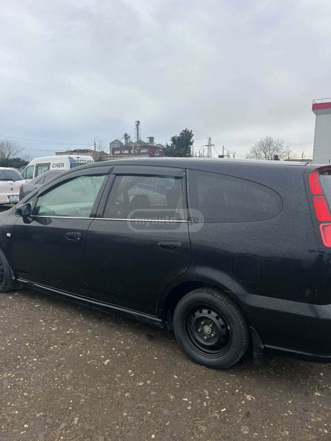 Honda Stream 2006 — photo 2