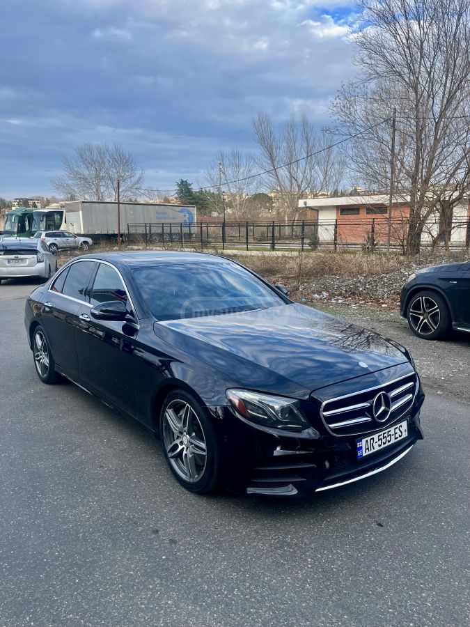 Mercedes-Benz E 300 2017 — photo 2