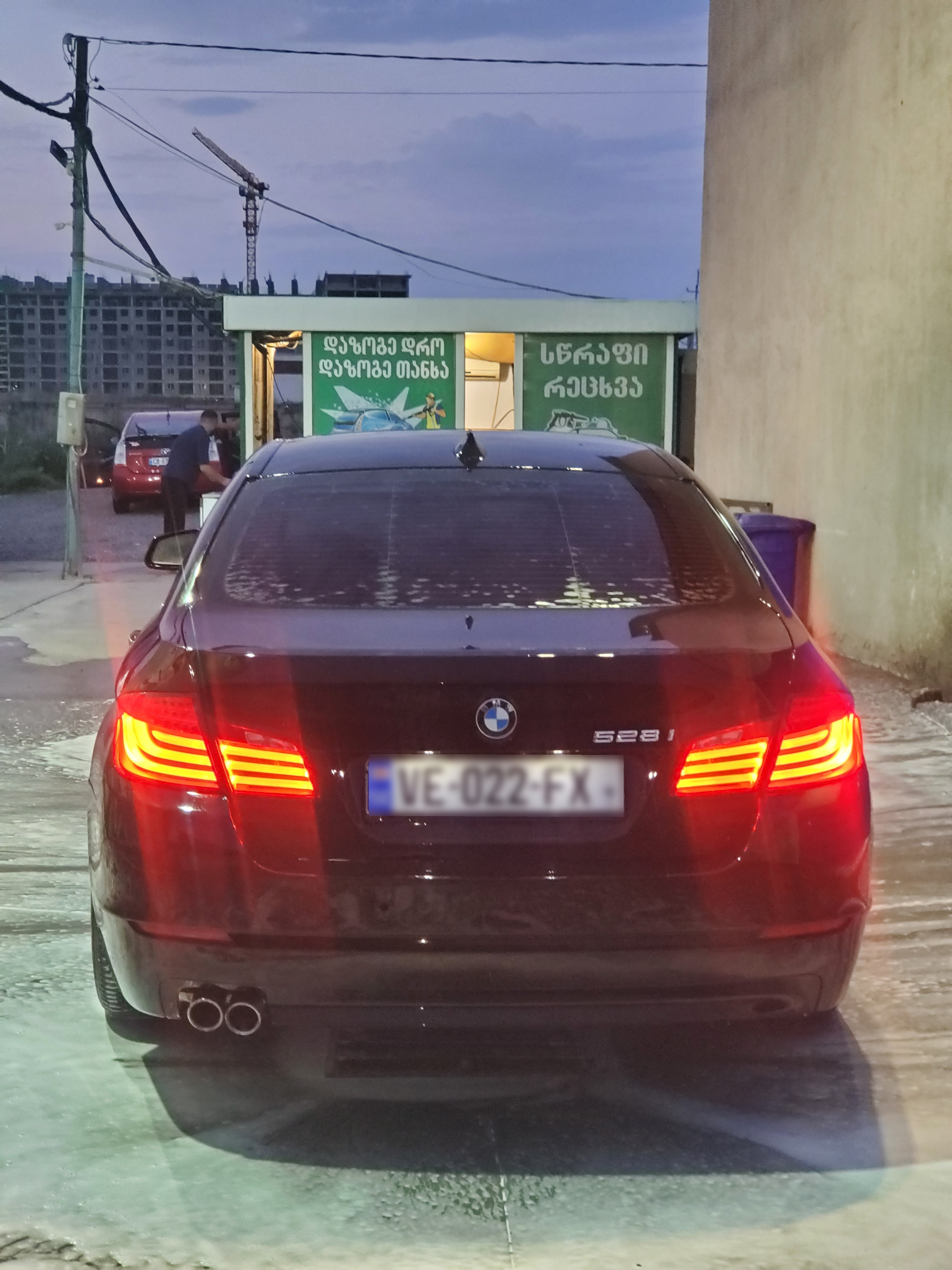 BMW 528 2012 — photo 2