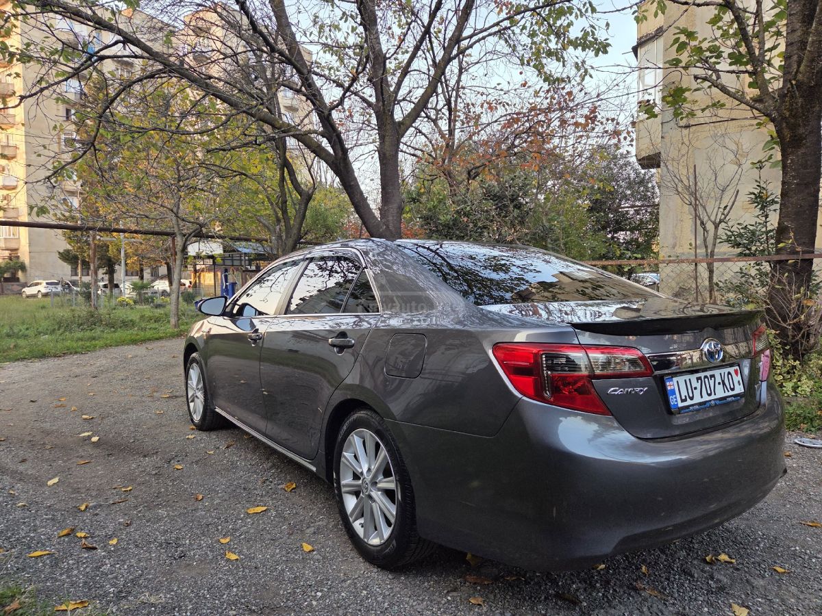 Toyota Camry 2013 — photo 2