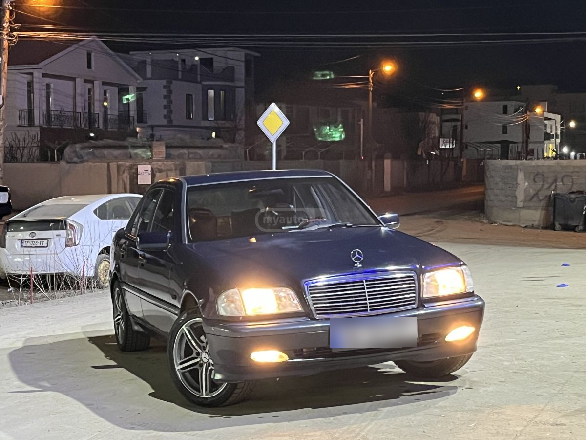 Mercedes-Benz C 200