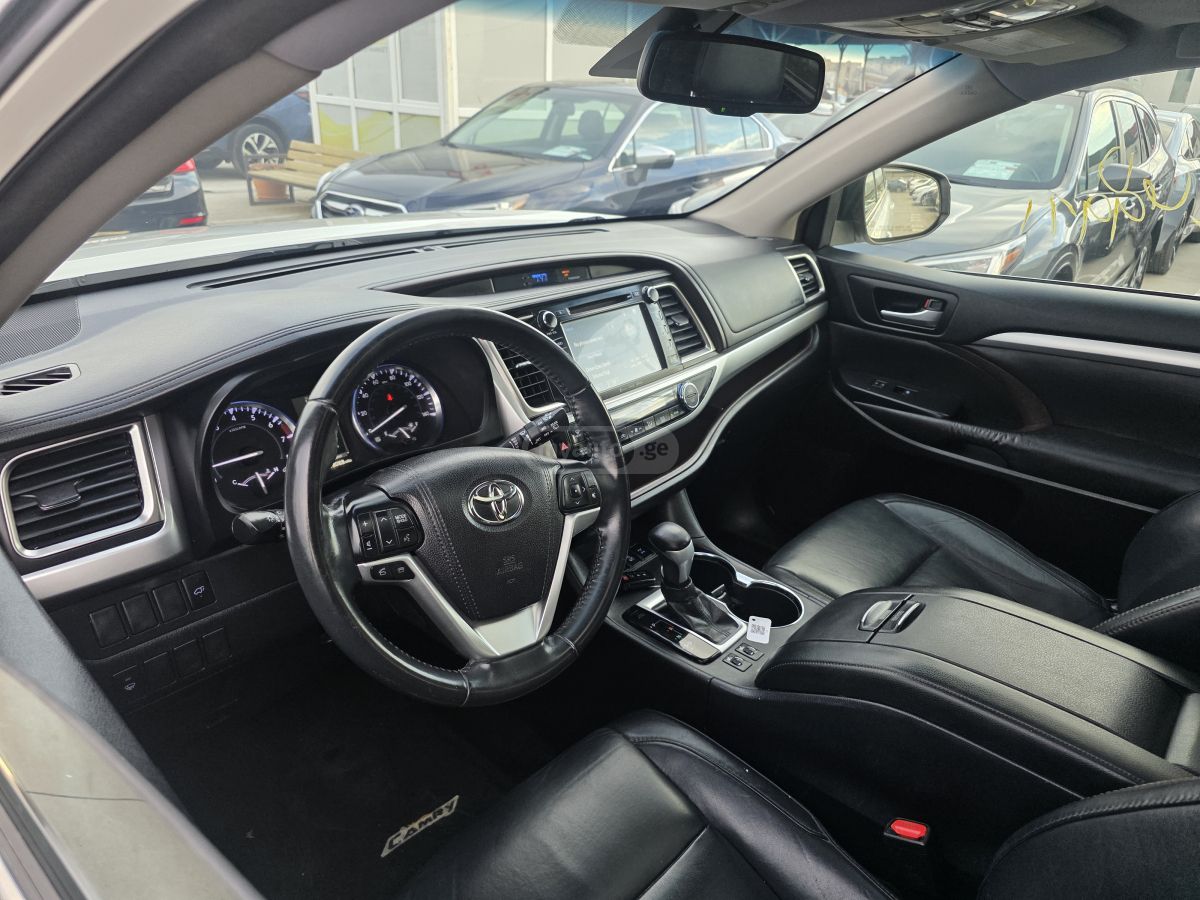 Toyota Highlander 2015 — photo 2