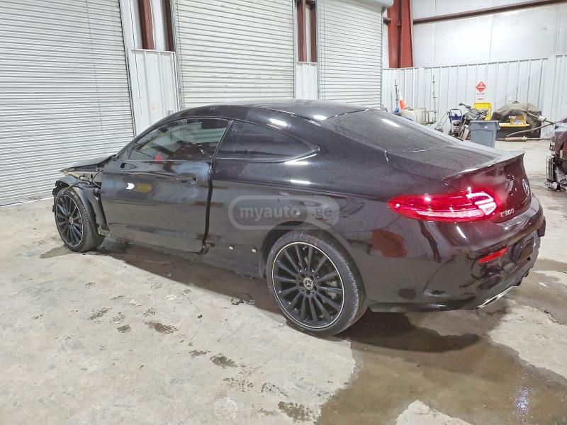 Mercedes-Benz C 300 2018 — photo 2
