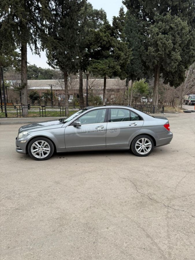 Mercedes-Benz C 250 2014 — photo 2