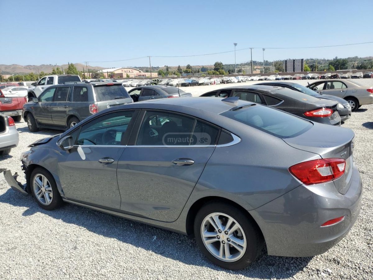 Chevrolet Cruze 2017 — photo 2