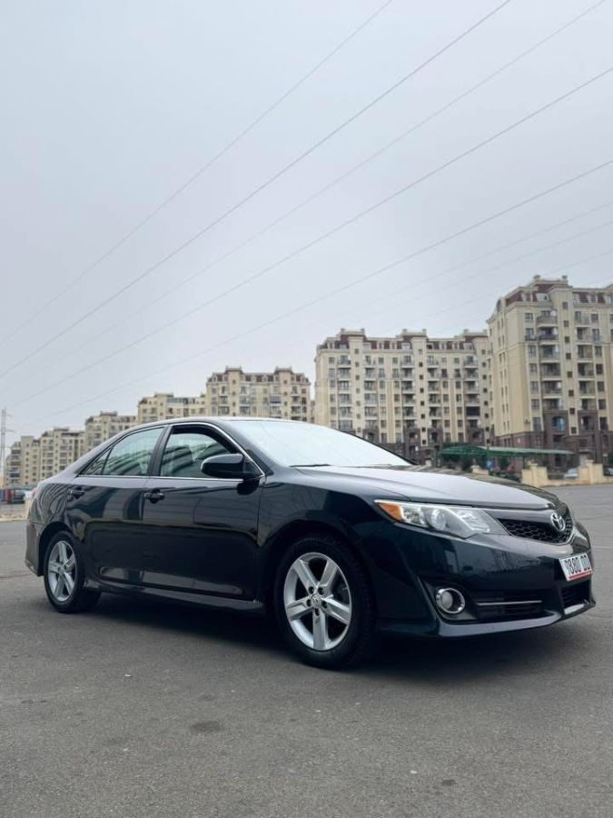 Toyota Camry 2014 — photo 2