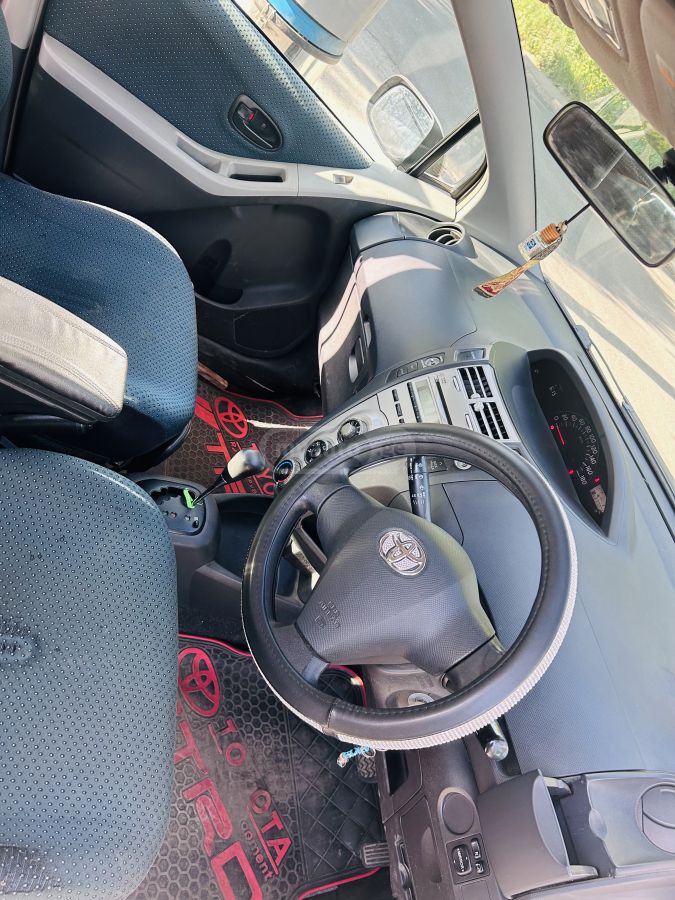 Toyota Vitz 2005 — photo 2