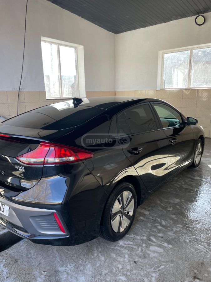 Hyundai Ioniq 2021 — photo 2