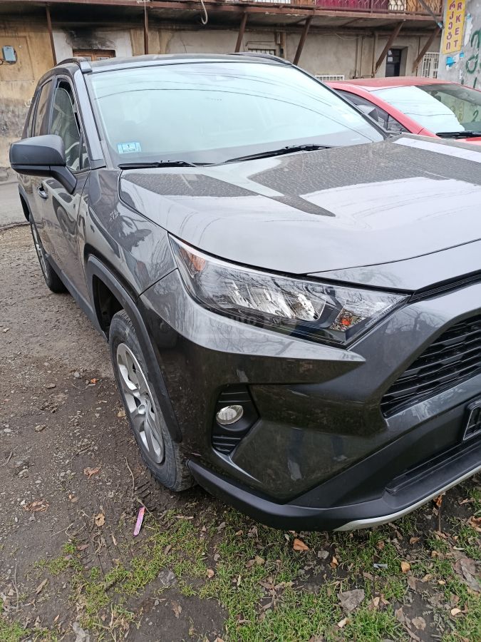 Toyota RAV4 2020 — photo 2
