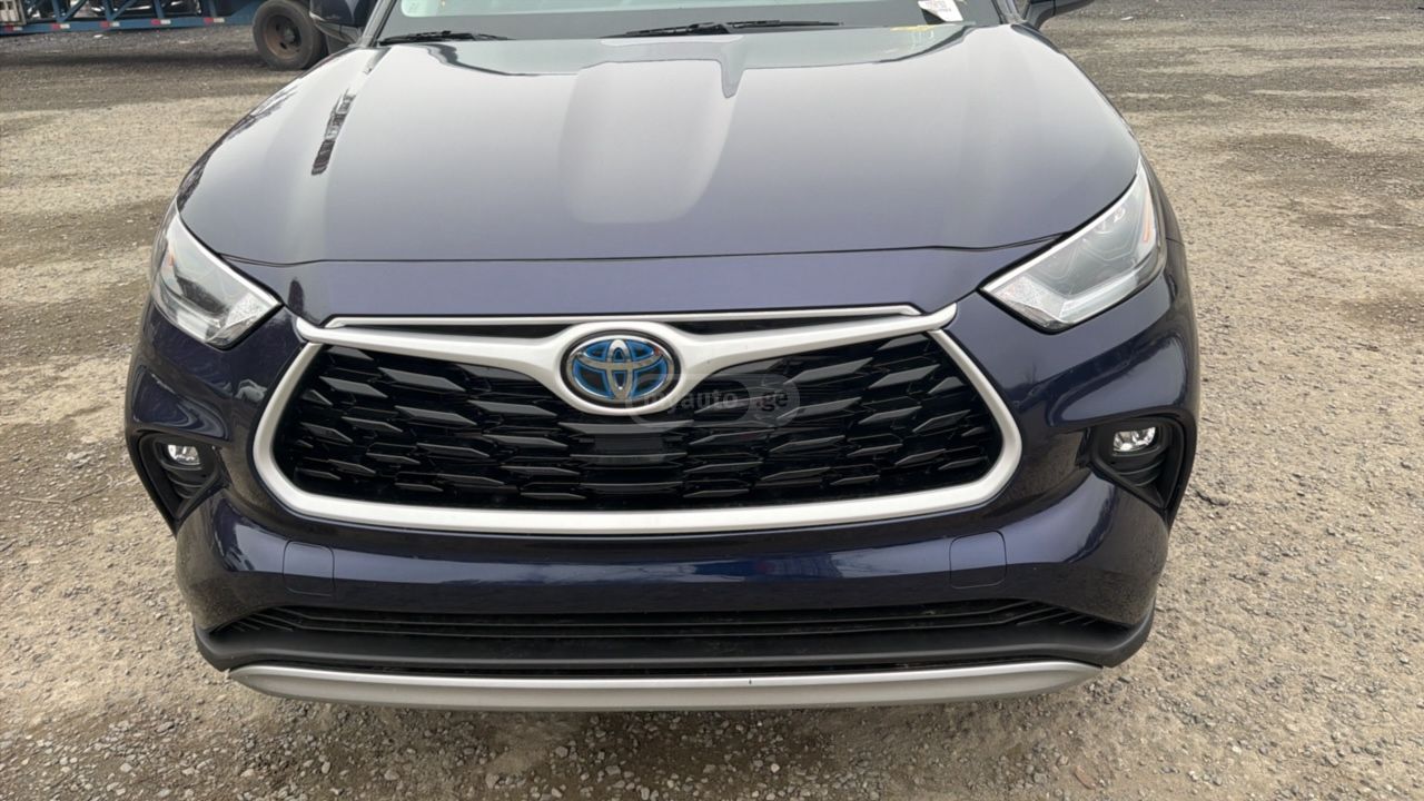 Toyota Highlander 2021 — photo 2