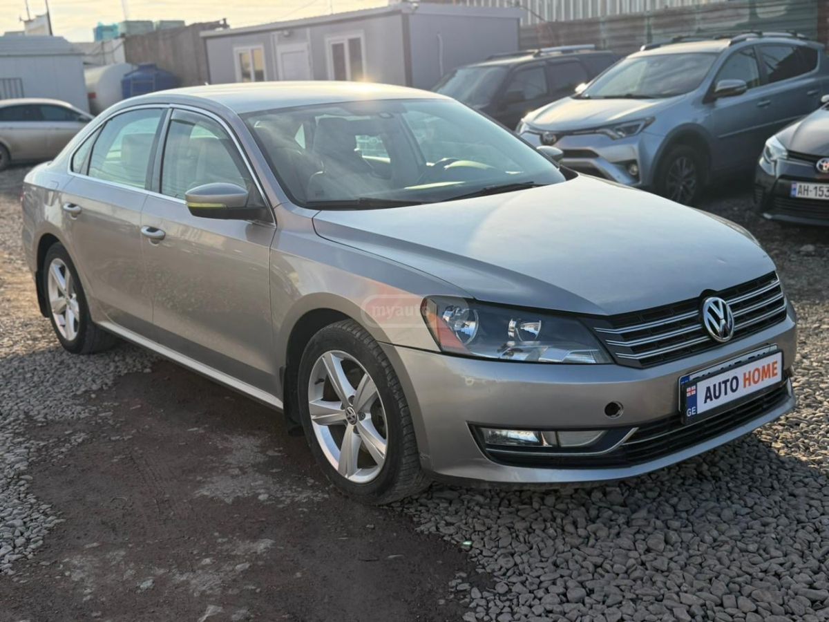 Volkswagen Passat 2013 — photo 2
