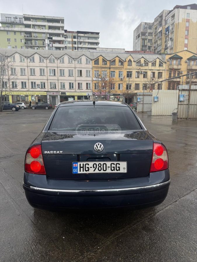 Volkswagen Passat 2004 — photo 2