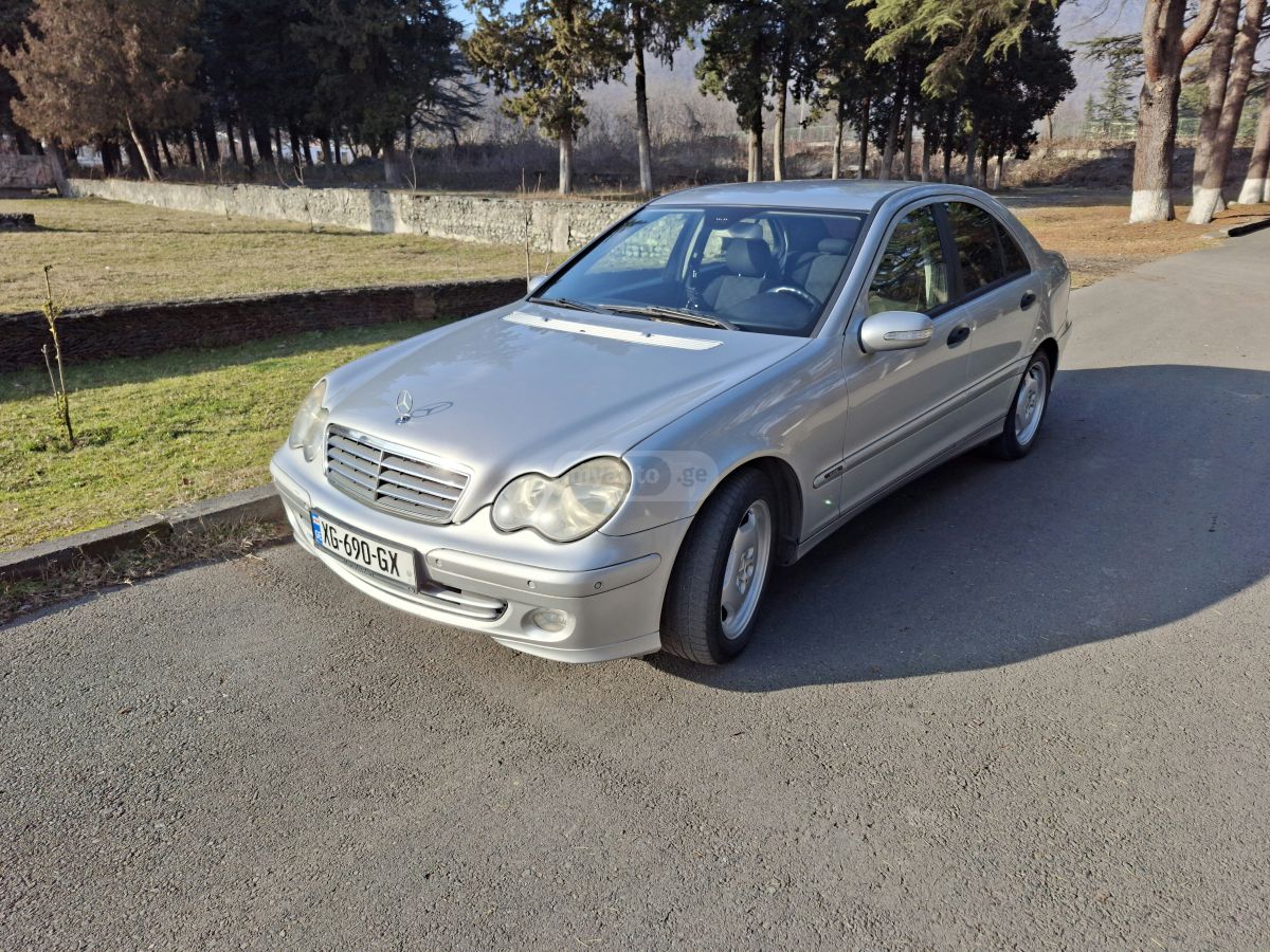 Mercedes-Benz C 220