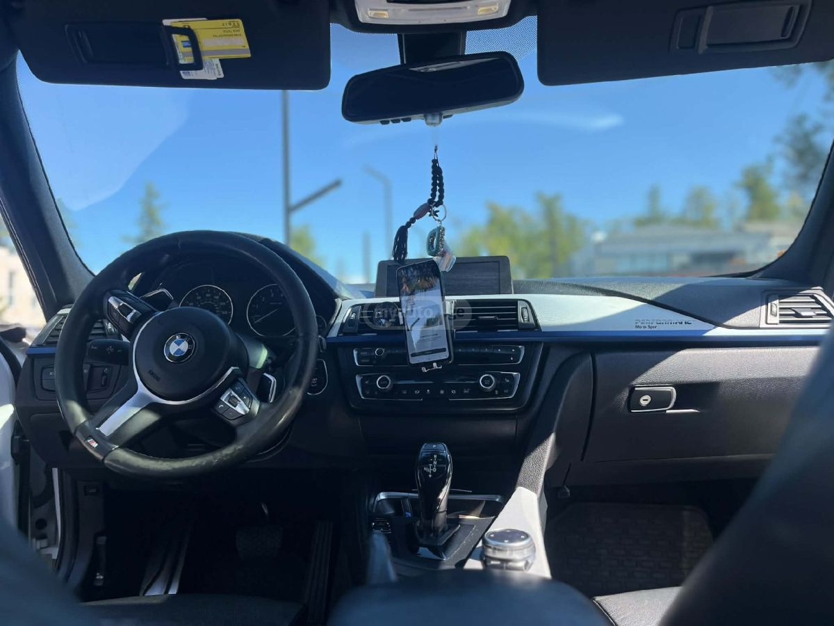 BMW 335 2014 — photo 2