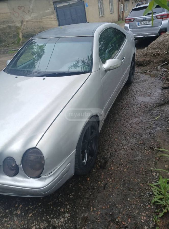 Mercedes-Benz CLK 200 2002 — photo 2