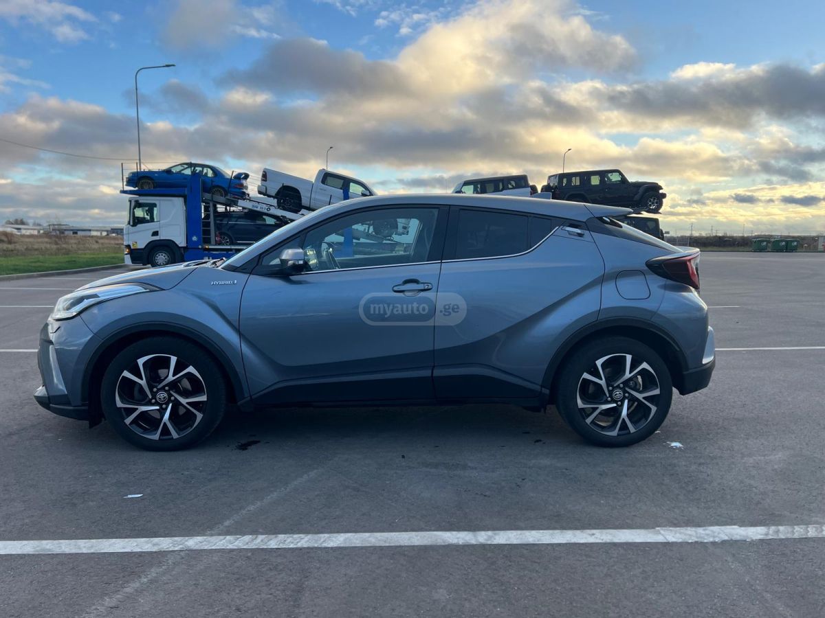 Toyota CHR 2021 — photo 2