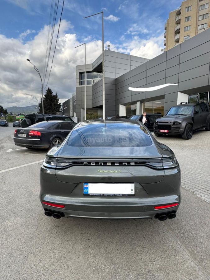 Porsche Panamera 2023 — photo 2