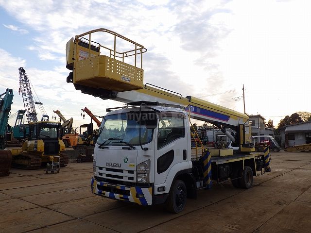Isuzu FORWARD 2014 — photo 2