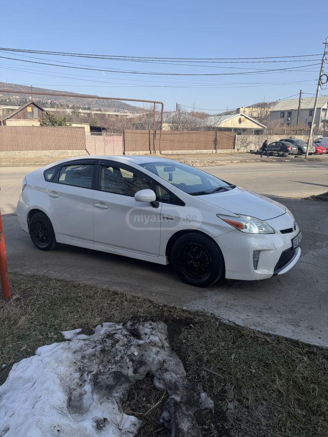 Toyota Prius 2012 — photo 2