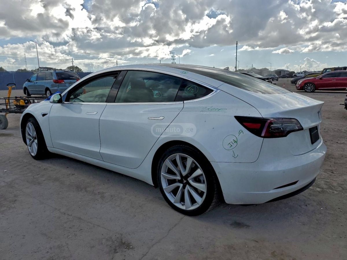 Tesla Model 3 2020 — photo 2