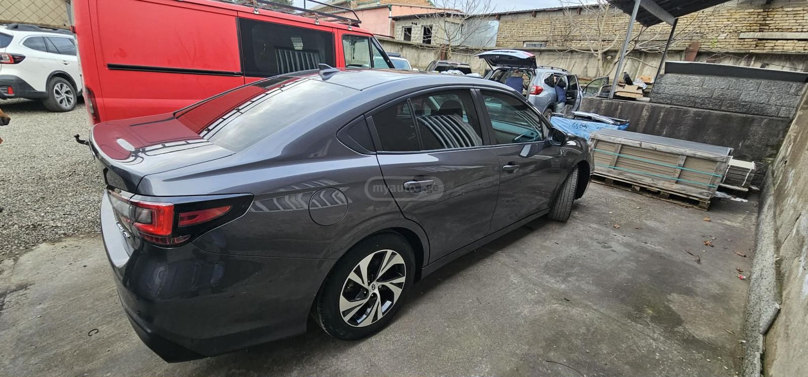 Subaru Legacy 2022 — photo 2