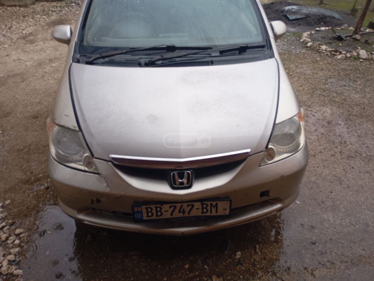Honda Fit 2003 — photo 2