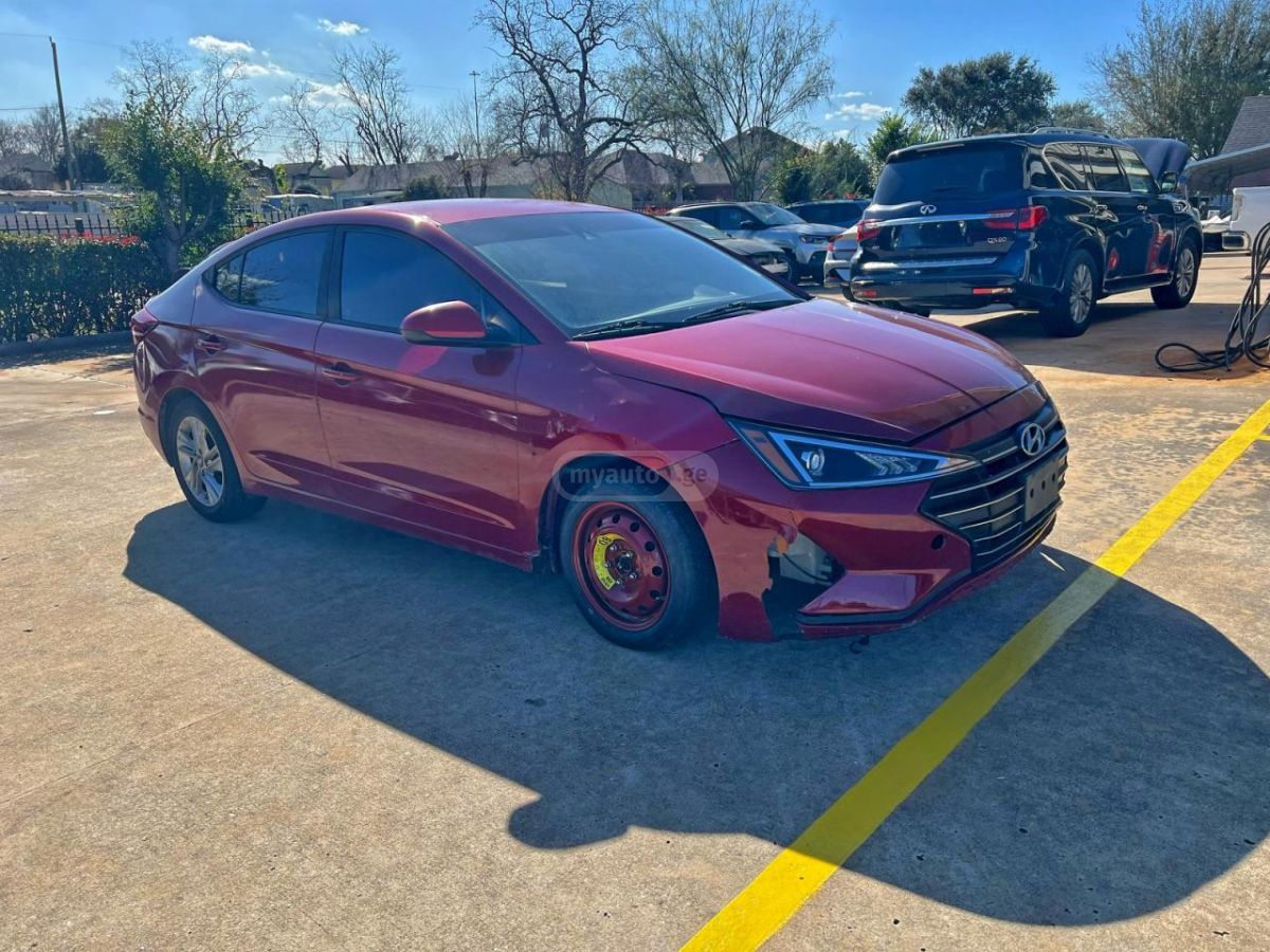 Hyundai Elantra 2019 — photo 2