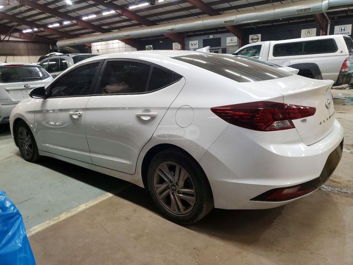 Hyundai Elantra 2020 — photo 2