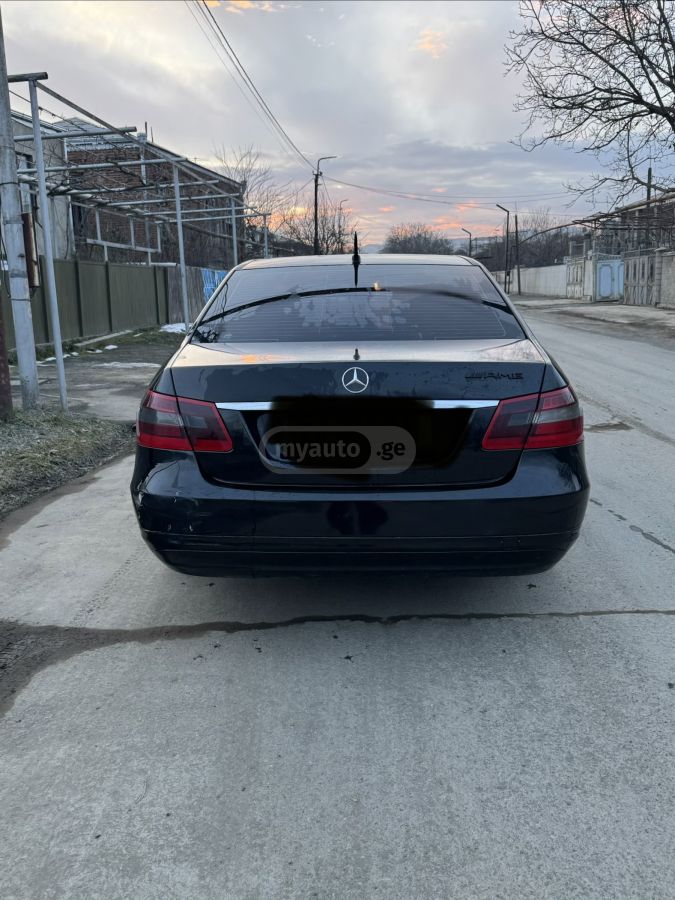 Mercedes-Benz E 212 2009 — photo 2