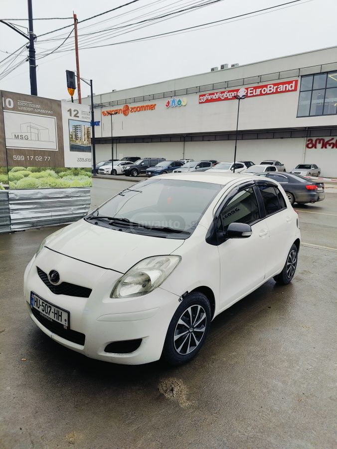 Toyota Vitz 2010 — photo 2