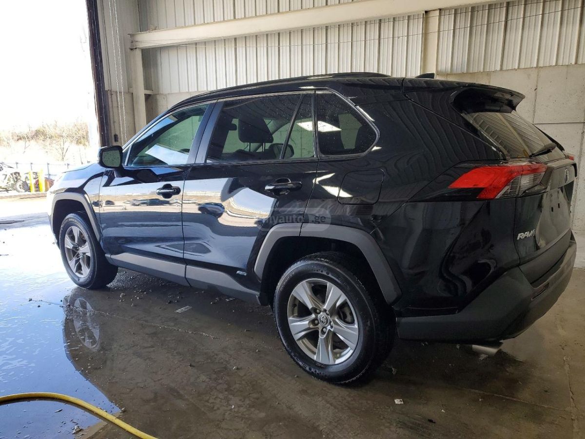 Toyota RAV4 2022 — photo 2
