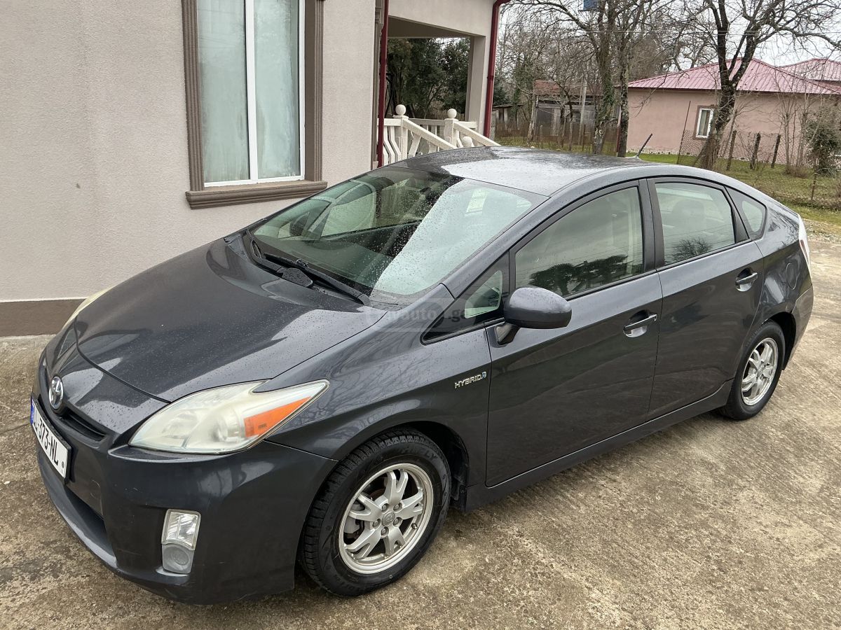 Toyota Prius 2010 — photo 2