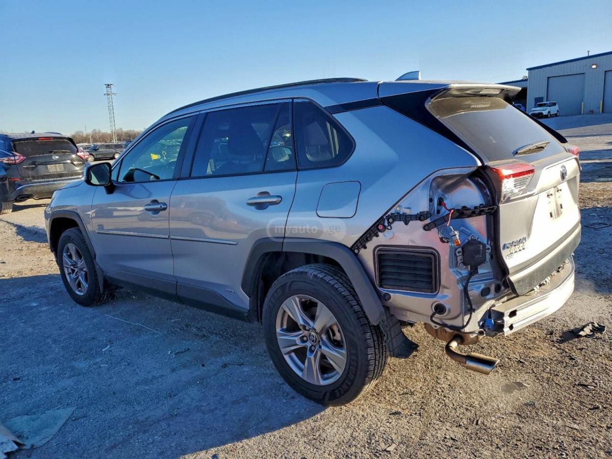 Toyota RAV4 2022 — photo 2