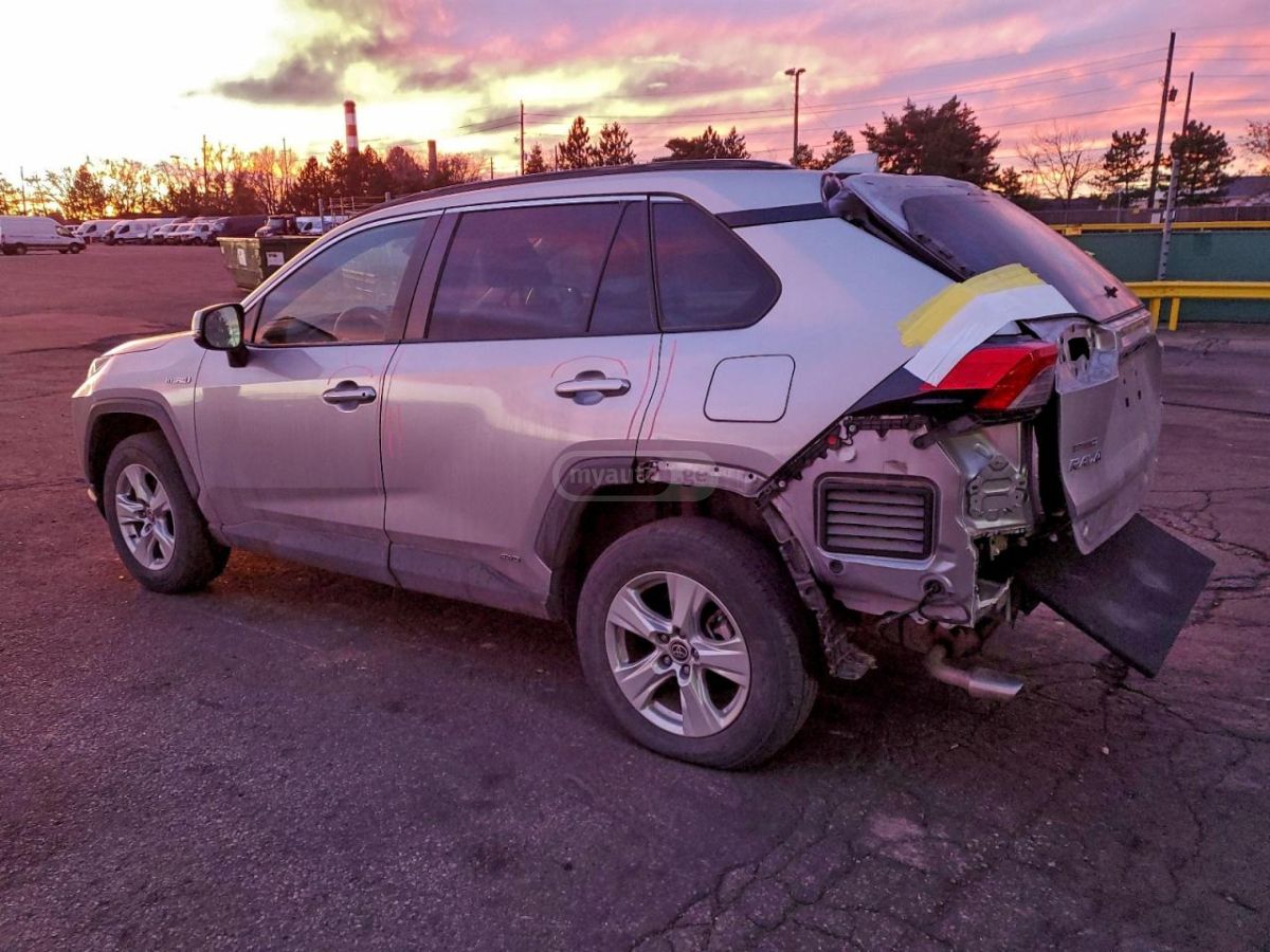Toyota RAV 4 2021 — photo 2