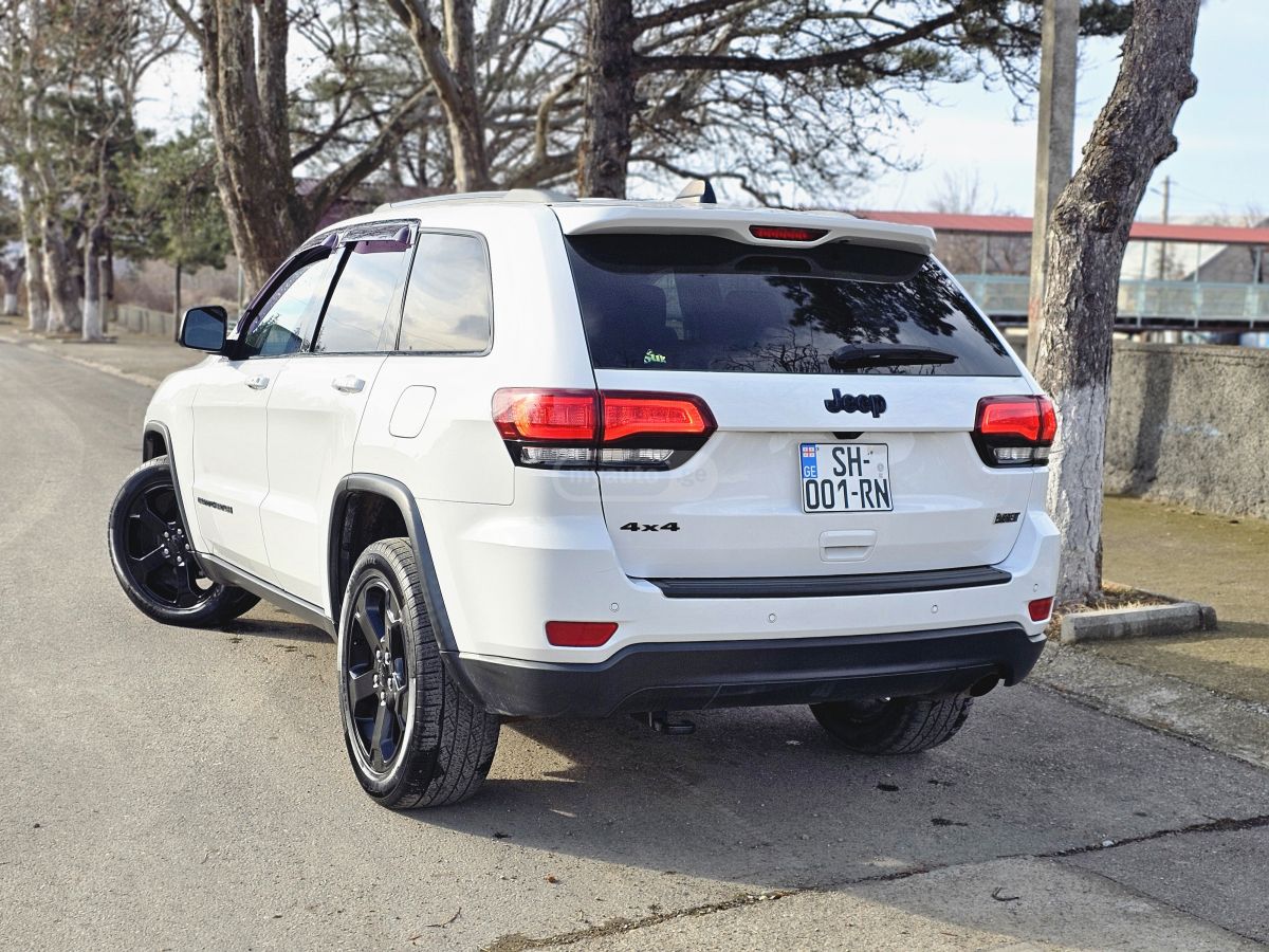 Jeep Grand Cherokee 2018 — photo 2