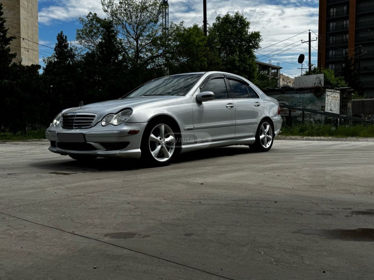 Mercedes-Benz C 230