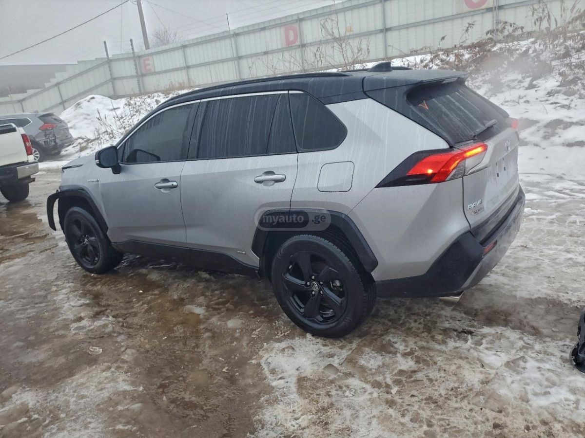 Toyota RAV4 2019 — photo 2