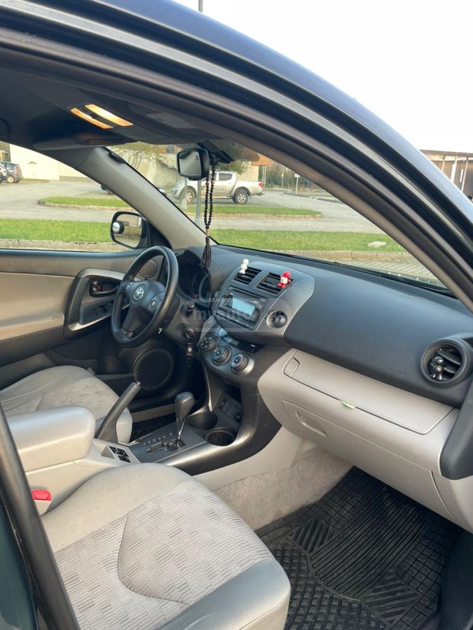 Toyota RAV4 2012 — photo 2