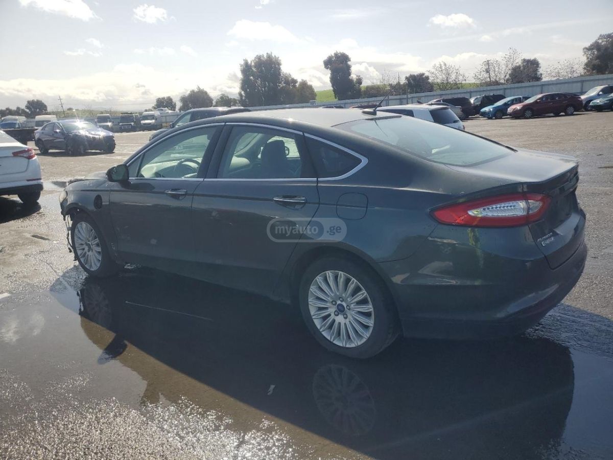 Ford Fusion 2015 — photo 2